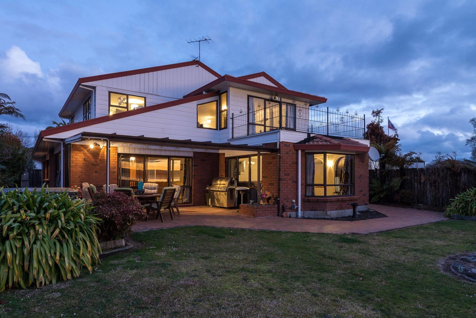 Tickled Trout B&B Rotorua Exterior photo