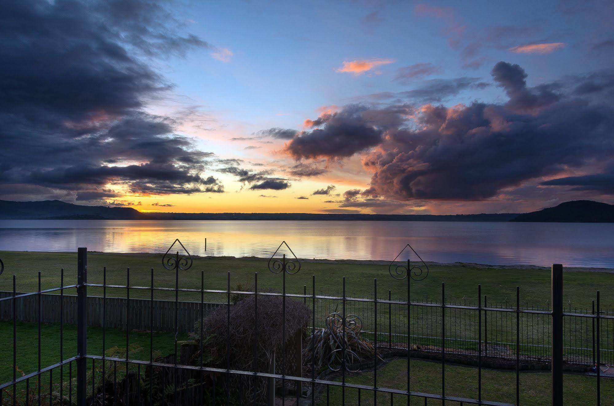 Tickled Trout B&B Rotorua Exterior photo